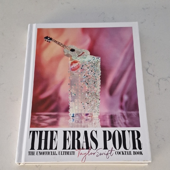 Other - Taylor Swift. Cocktail book.